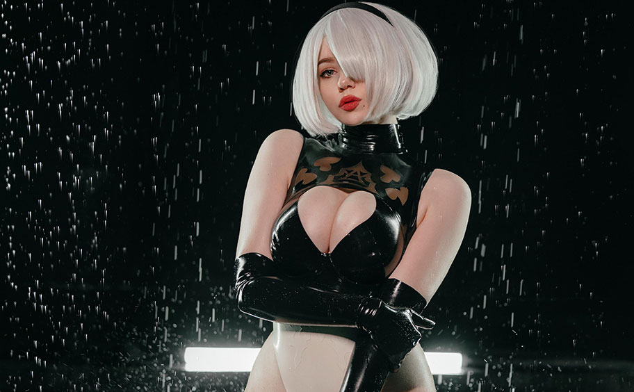 Alina Becker: Makima (Chainsaw Man) Sexy Cosplay