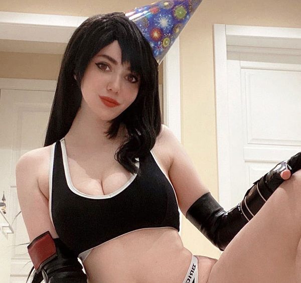 Alina-Becker-Tifa-Birthday-Final-Fantasy-VII-PixiBB