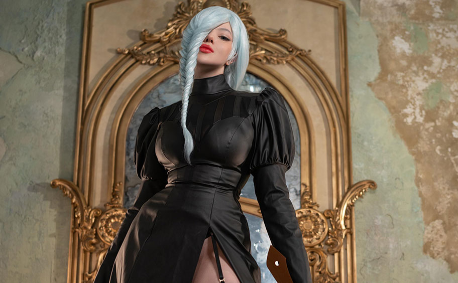 Alina Becker: 2B Latex (Nier: Automata) Sexy Cosplay