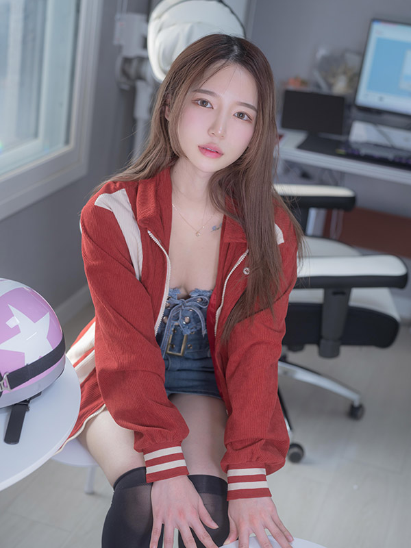 Pure Media Vol.273: Yeha (예하) – Dreaming With Library Girl