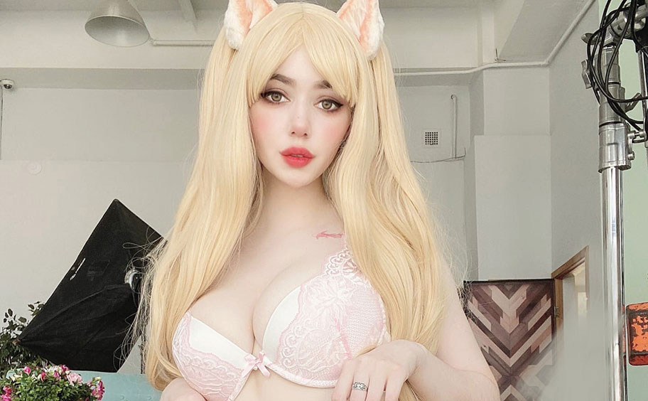 Alina-Becker-Ahri-Pink-League-Of-Legends-PixiBB