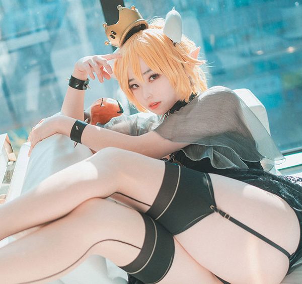 DJAWA-Photo-Bambi-Halloween-with-Bowsette-Super-Mario-Bros.-PixiBB