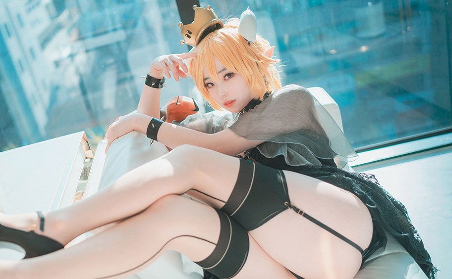 DJAWA-Photo-Bambi-Halloween-with-Bowsette-Super-Mario-Bros.-PixiBB