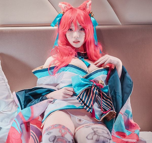 DJAWA-Photo-Bambi-Spirit-Blossom-Ahri-League-of-Legends-PixiBB